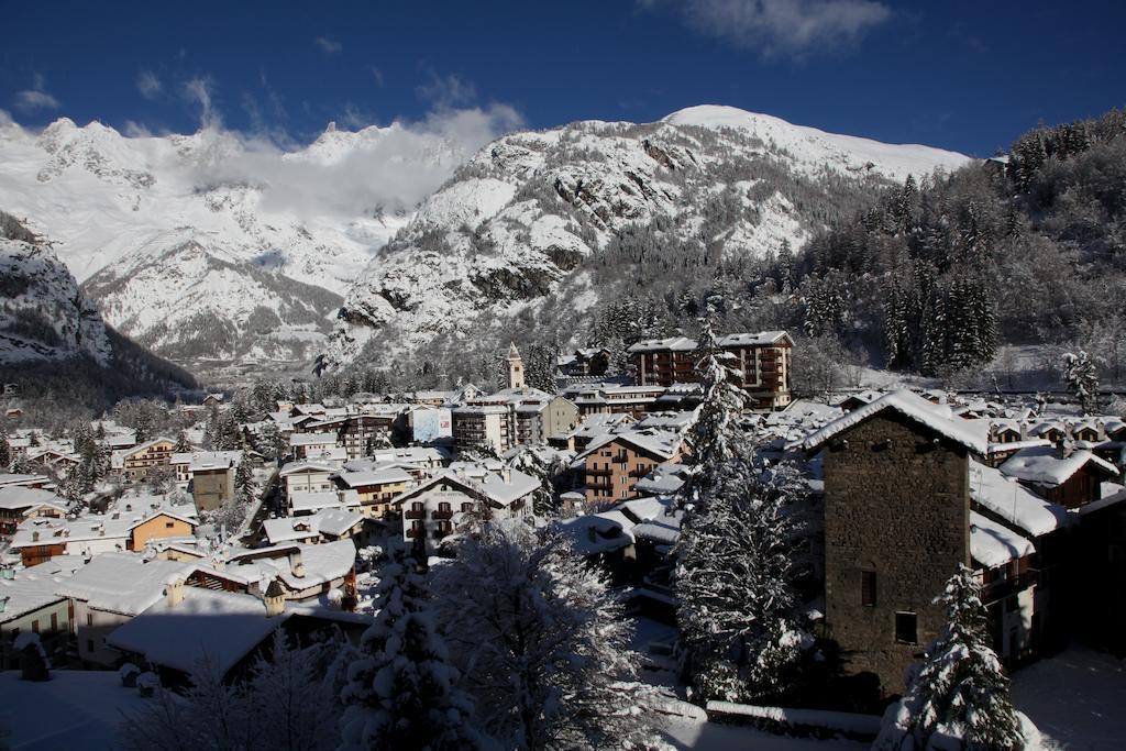 Grand Hotel Royal E Golf Courmayeur Exterior photo