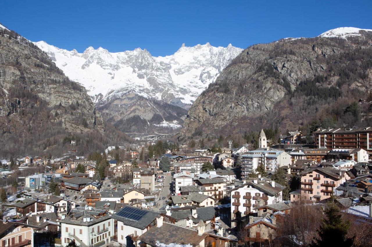 Grand Hotel Royal E Golf Courmayeur Exterior photo